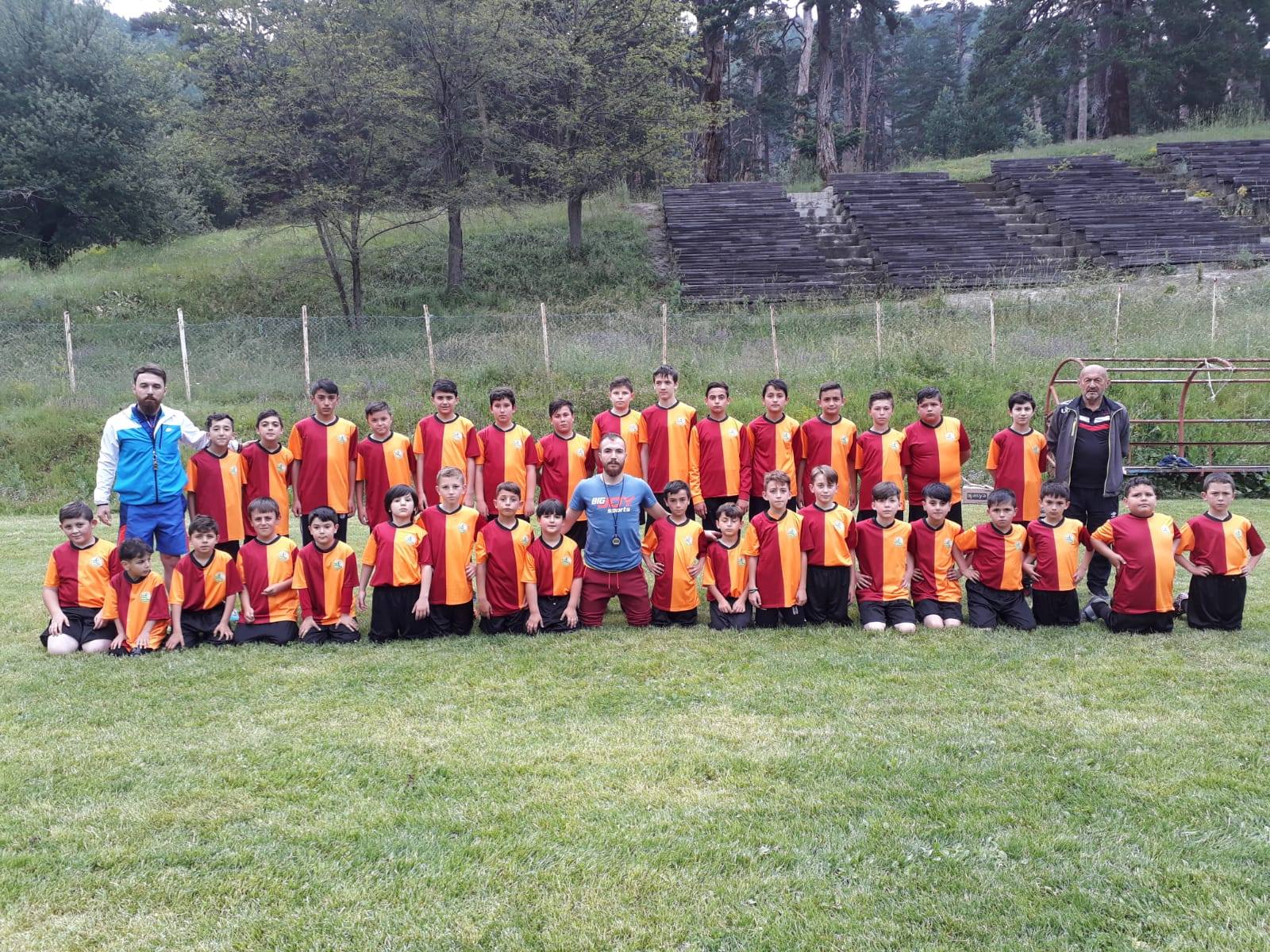 Gerede’de yaz futbol okulu açıldı