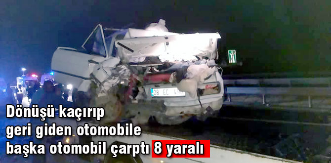 Dönüşü kaçırıp geri giden otomobile başka otomobil çarptı