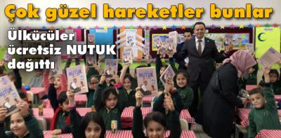 Ülkücüler ücretsiz Nutuk dağıttı