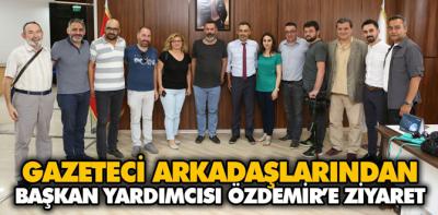 Özdemir'e gazeteci arkadaşlarından ziyaret