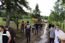 Yaylalardaki kaçak bahçe çitleri yıkılıyor