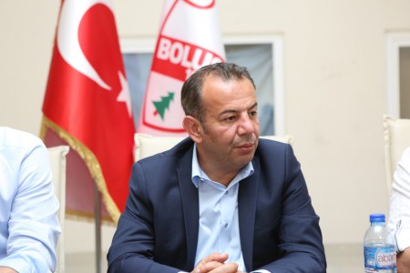 Özcan: “Kulübün taraftarı, yöneticisi gibi hareket ediyorum”