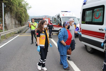 Bolu'da otomobil ile cipin çarpıştığı kazada 3 kişi yaralandı