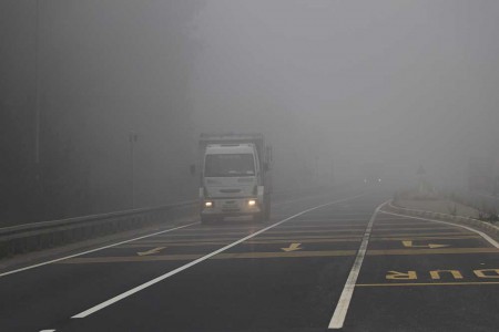 Görüş mesafesi 20 metreye düştü