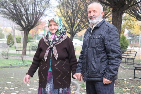 Yarım asırlık çiftin aşkları görenleri hayran bırakıyor