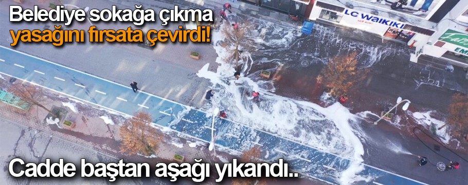 Cadde baştan aşağıya yıkandı