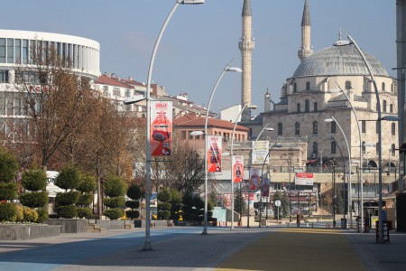 Bolu, sokağa çıkma yasağıyla sessizliğe büründü