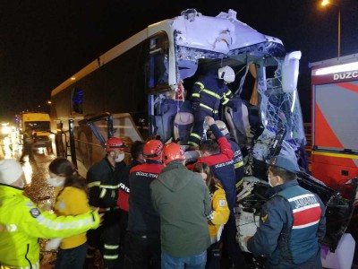 Ortalık savaş alanına döndü 1'i ağır 16 yaralı