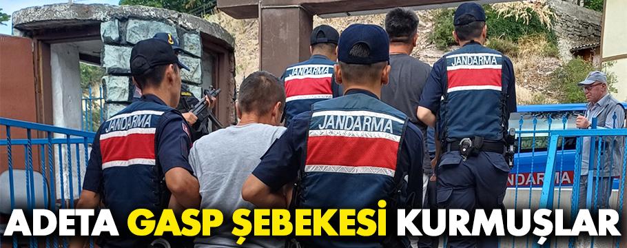  Silahlı yağma suçundan aranan şahıslar Bolu'da yakayı ele verdi