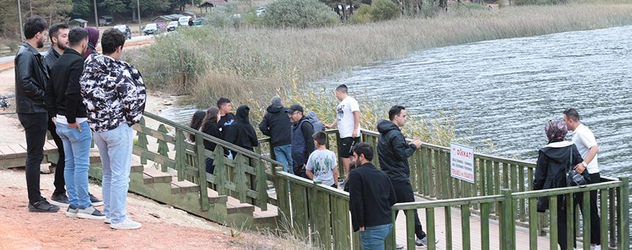 Vatandaşların Abant'a sonbahar akını