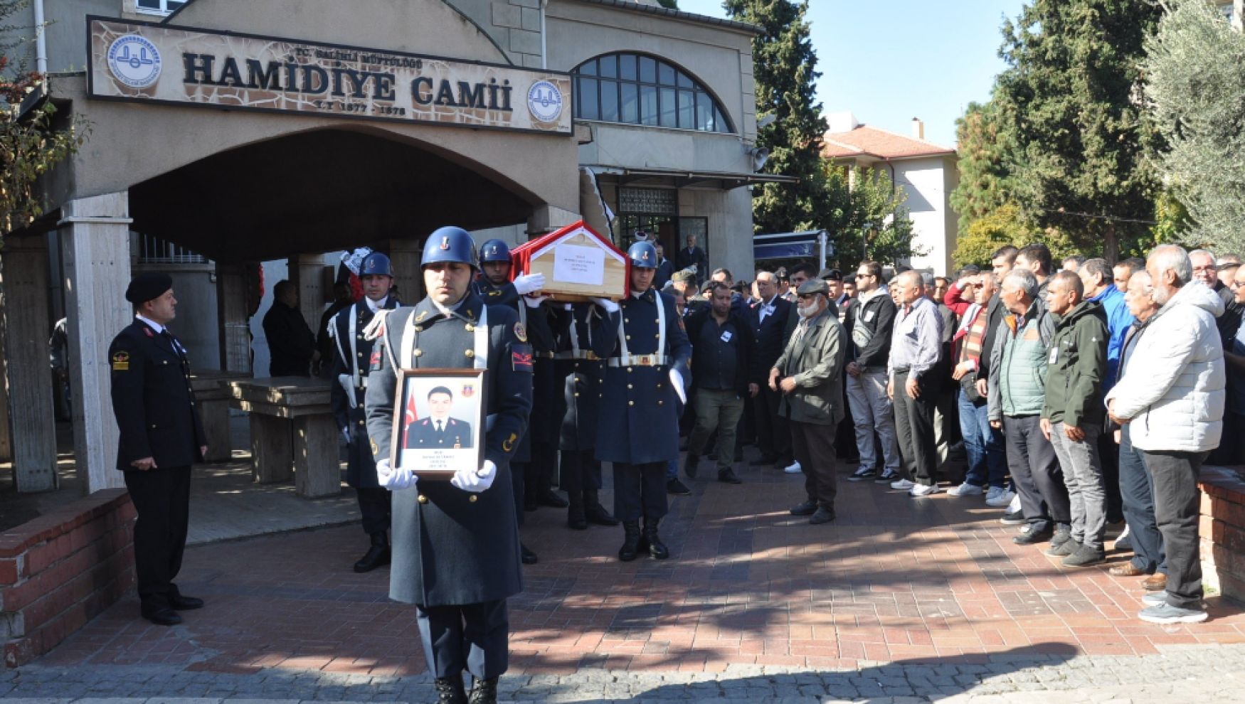 Evinde ölü bulunan uzman çavuşa veda