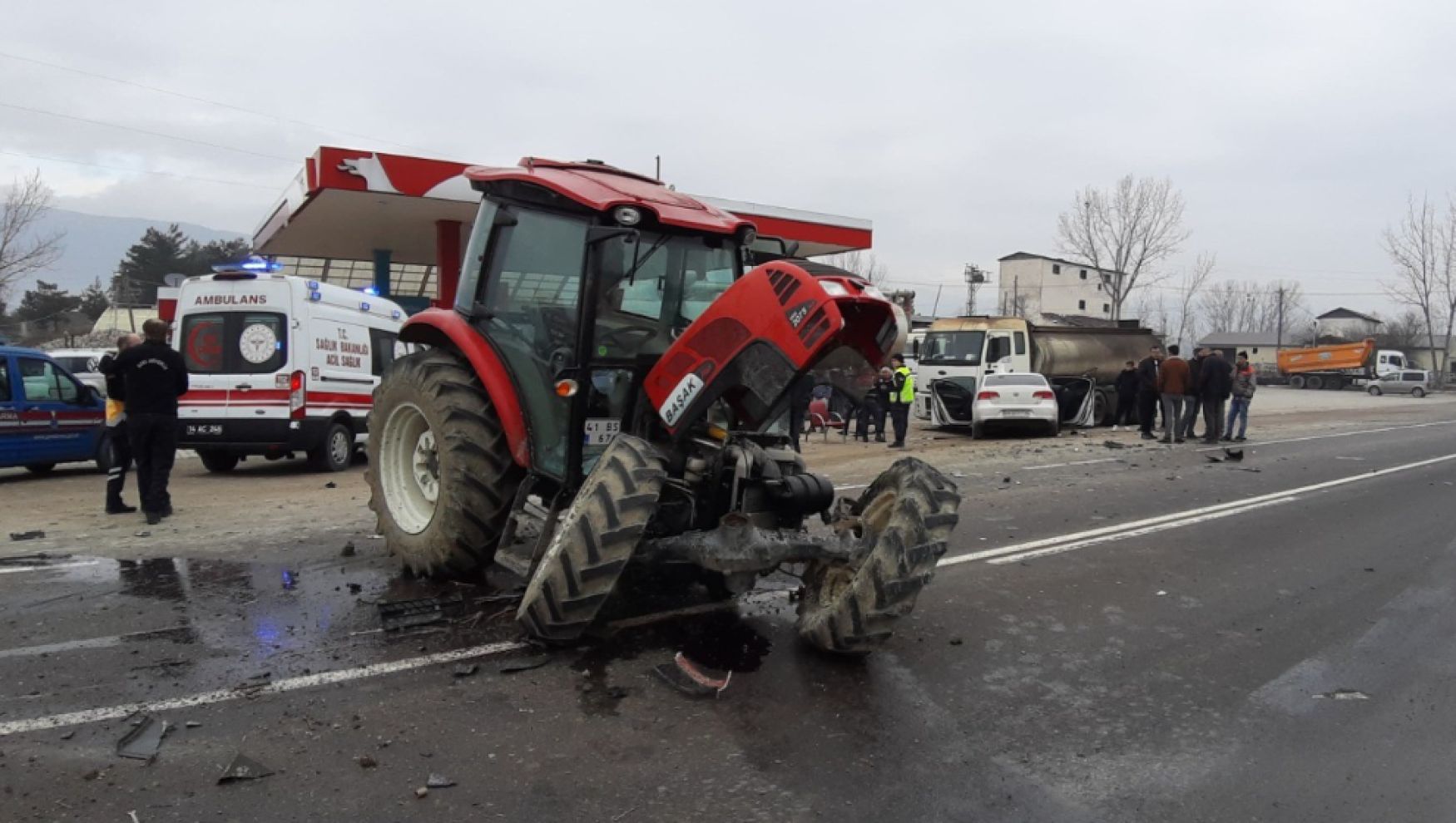 Feci trafik kazası: 2 kişi yaralandı