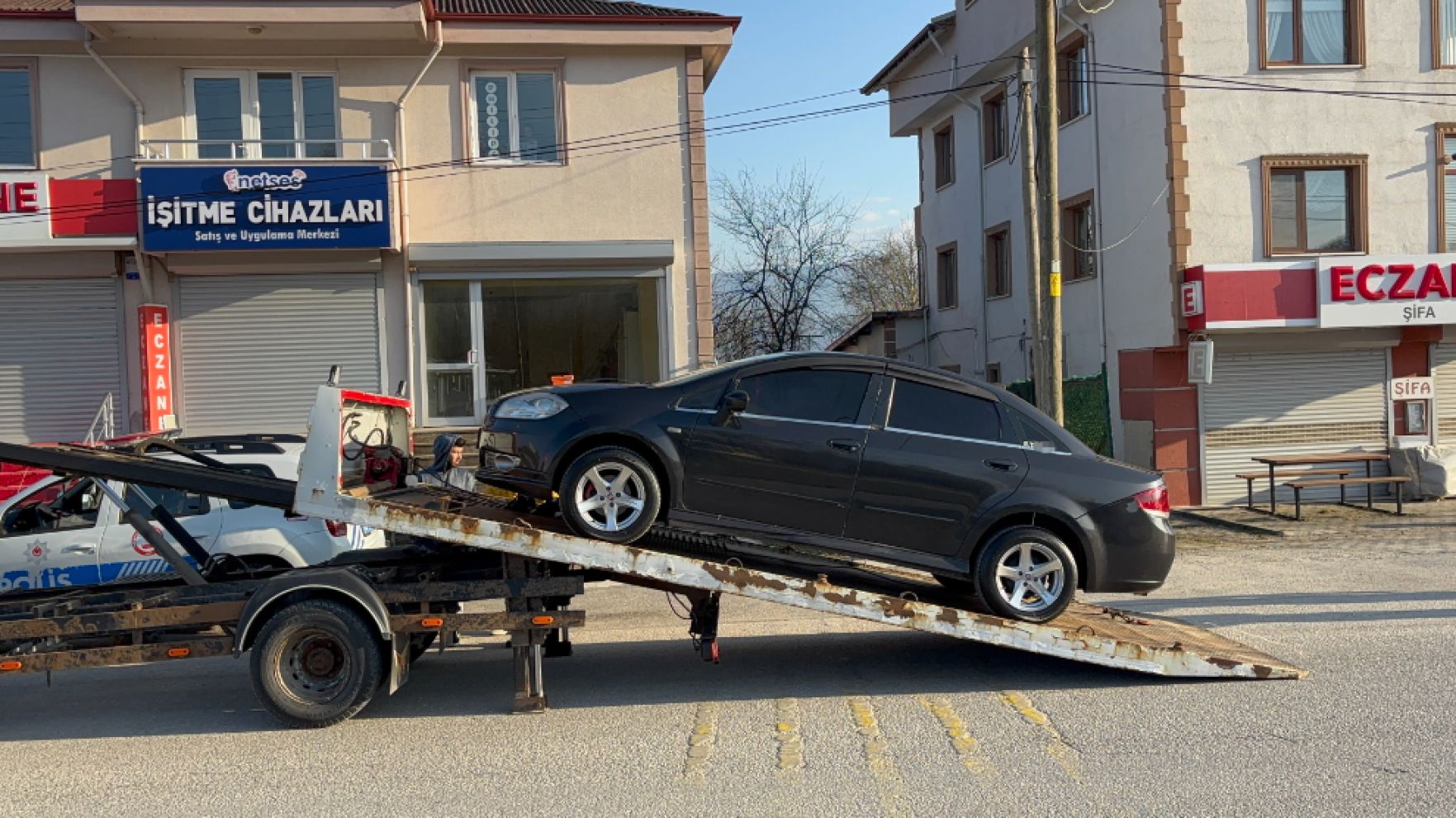 Bolu’da çakarlı araç kullanan sürücüye 138 bin lira ceza