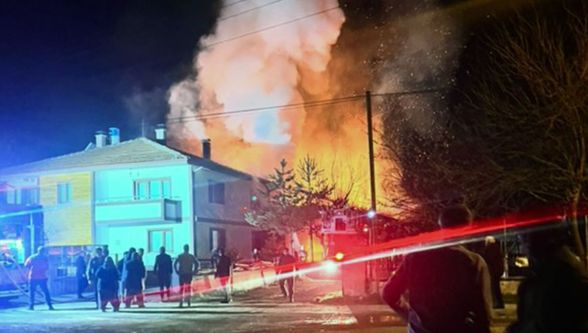 Bolu'da korkutan depo yangını