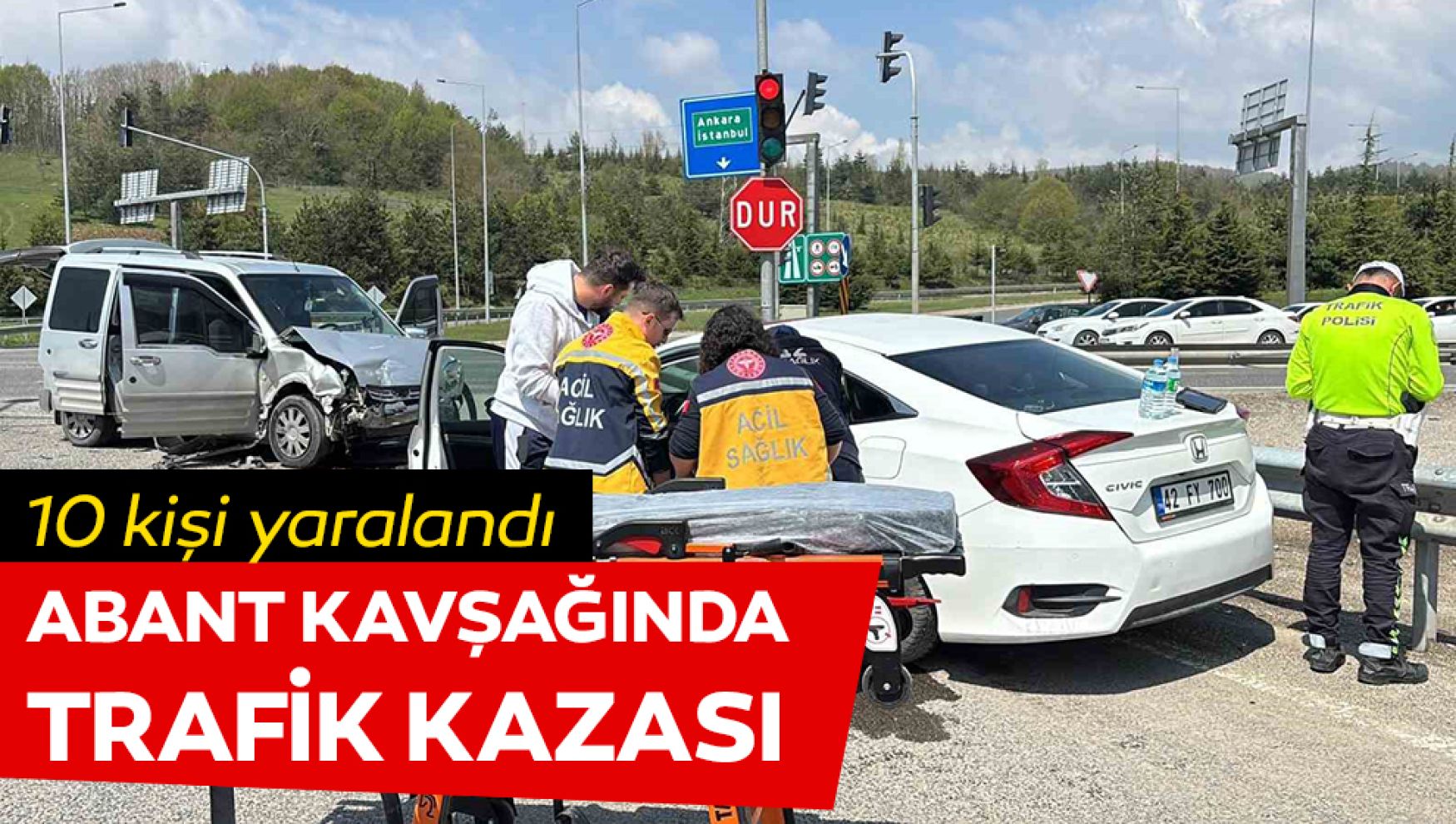 Abant kavşağında hafif ticari araç ile otomobil çarpıştı: 10 yaralı