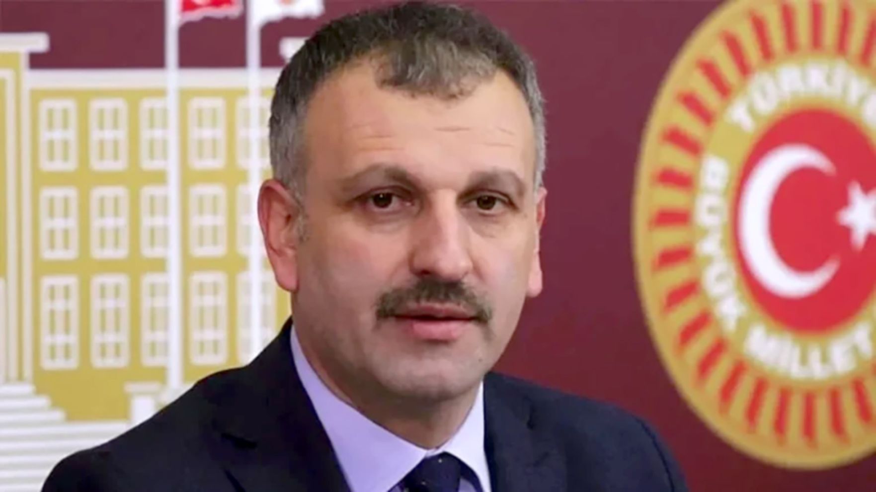 Oktay Saral, Tanju Özcan'a 'senin suyun doğarken ısınmış' dedi