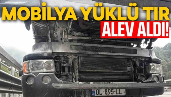 Bolu'da mobilya yüklü kamyon alev aldı