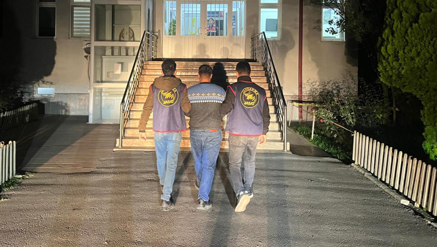 13 yıl hapis cezası bulunan şahıs JASAT tarafından yakalandı