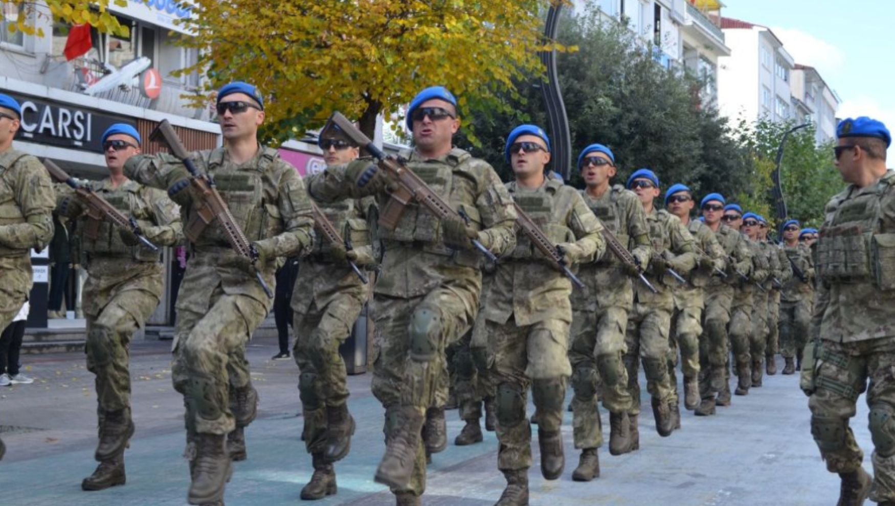 Komandoların yürüyüşü Bolu'da duygusal anlar yaşattı