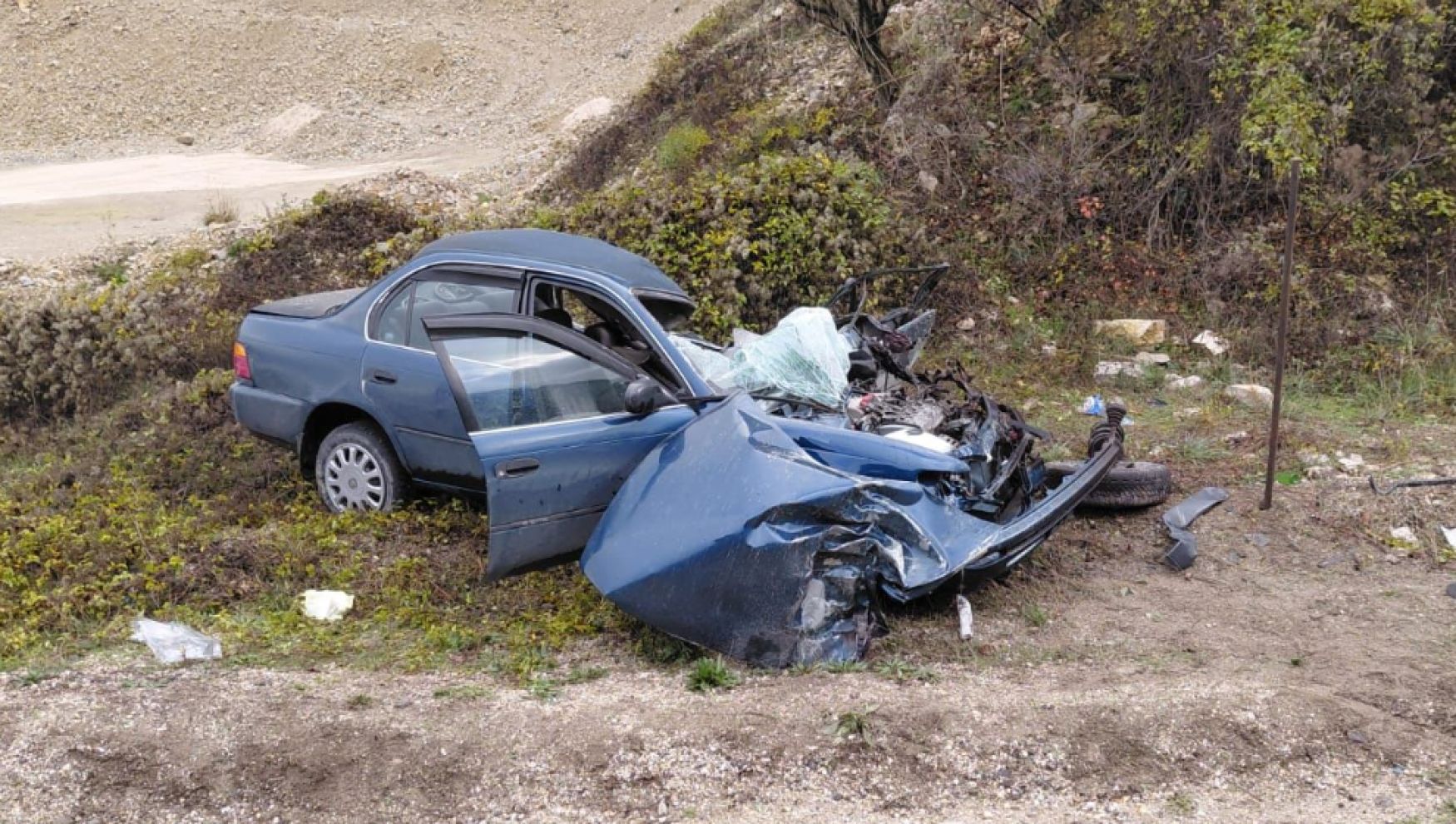 Bolu'da kamyon otomobille çarpıştı: 1 ölü, 1 yaralı