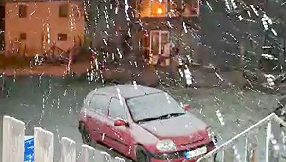 Kar yağışı yüksek kesimleri beyaza bürüdü