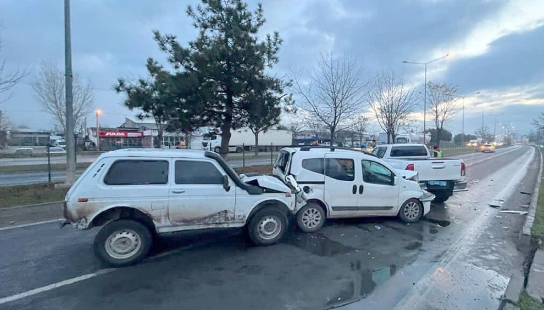 D-100 kara yolunda zincirleme kaza, Ankara yönünde trafik aksadı