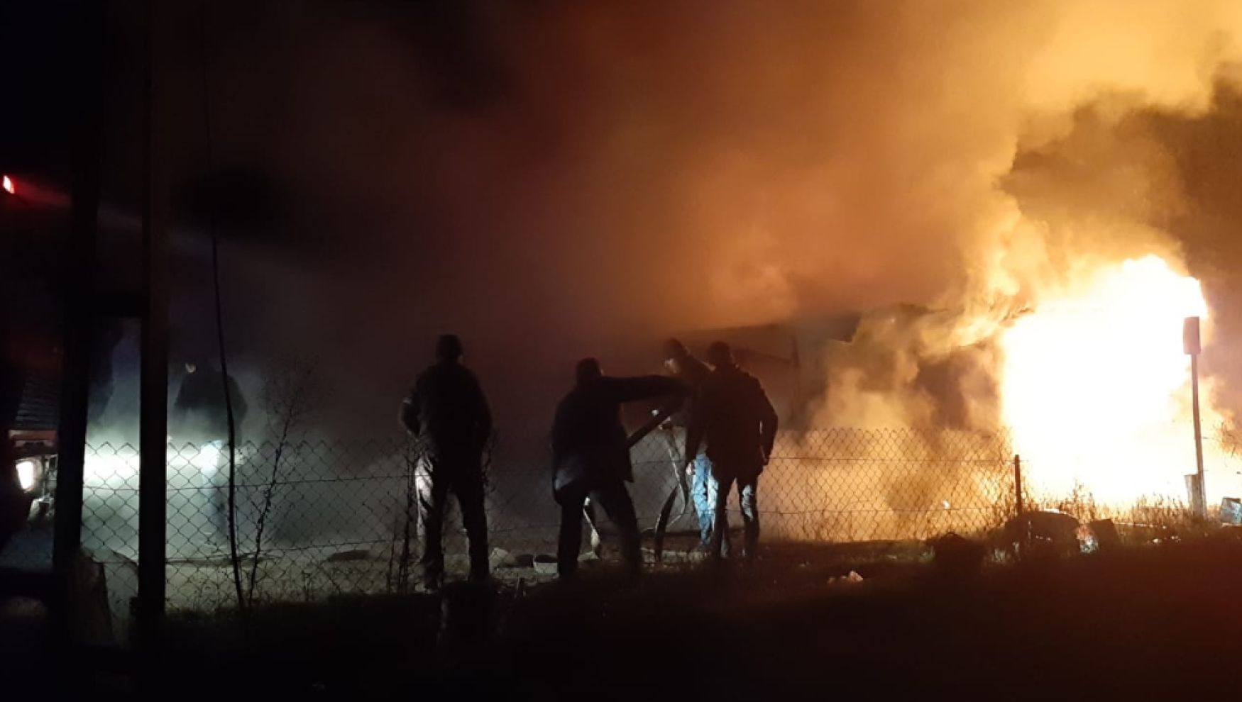 Mudurnu’da boş hindi kümesinde yangın paniği