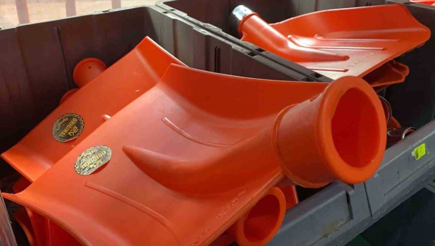 Bolu’da kar sonrası nalburlarda kürek kapışması yaşandı