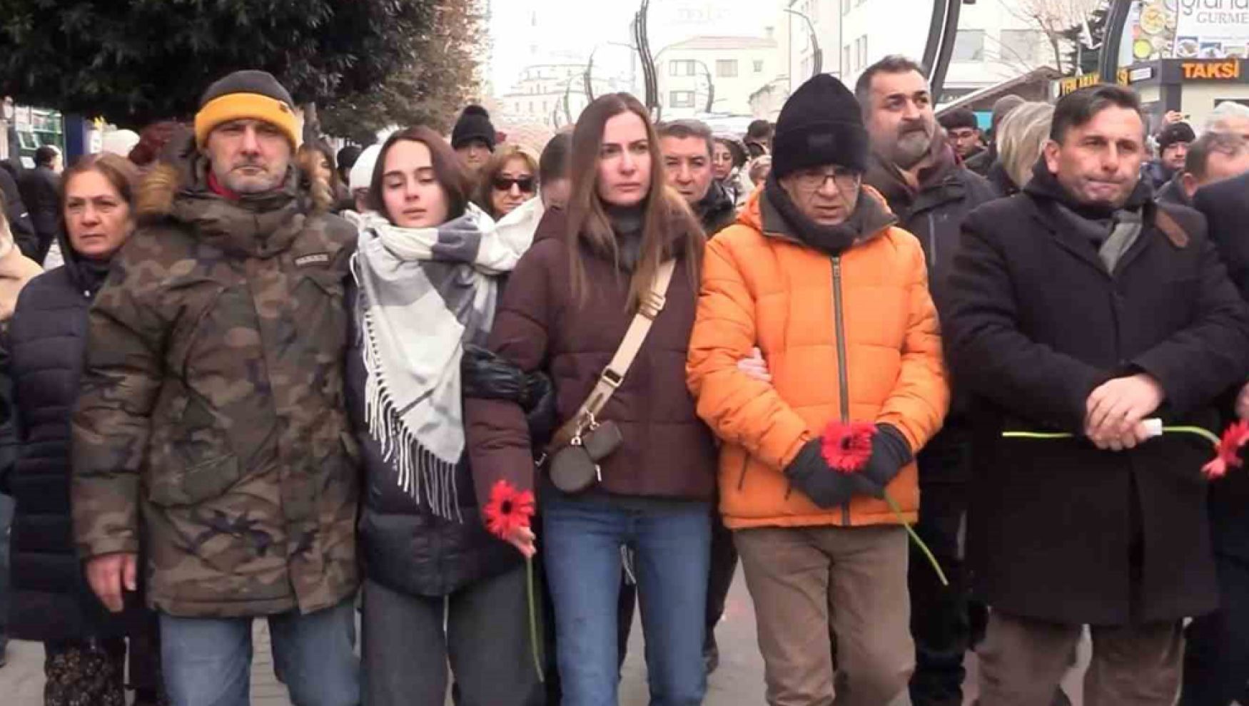 Grand Kartal Otel yangınının birinci yılında ailelerden sessiz yürüyüş