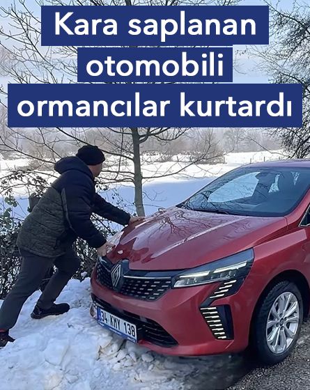 Bolu'da kara saplanan otomobil ekiplerin yardımıyla kurtarıldı