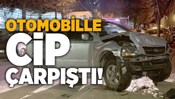 Bolu'da cip ile otomobil çarpıştı: Araçlar ağır hasar aldı