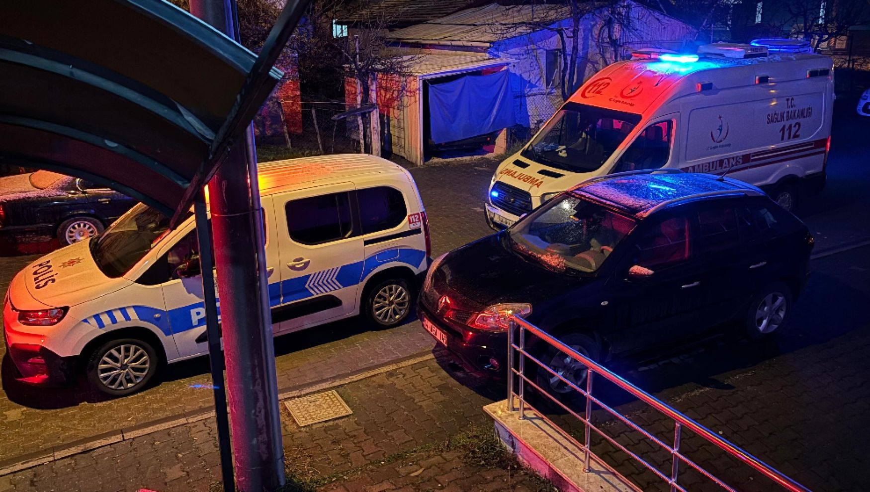 Bolu'da kendini odaya kilitleyen kadını polis ikna etti