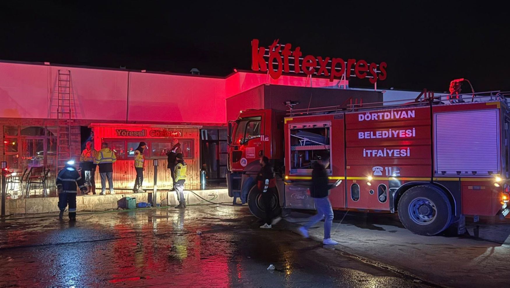 TEM Otoyolu Bolu geçişinde dinlenme tesisinde yangın paniği