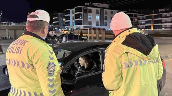 Bolu'da bir haftada 2 bin 877 sürücüye trafik cezası kesildi