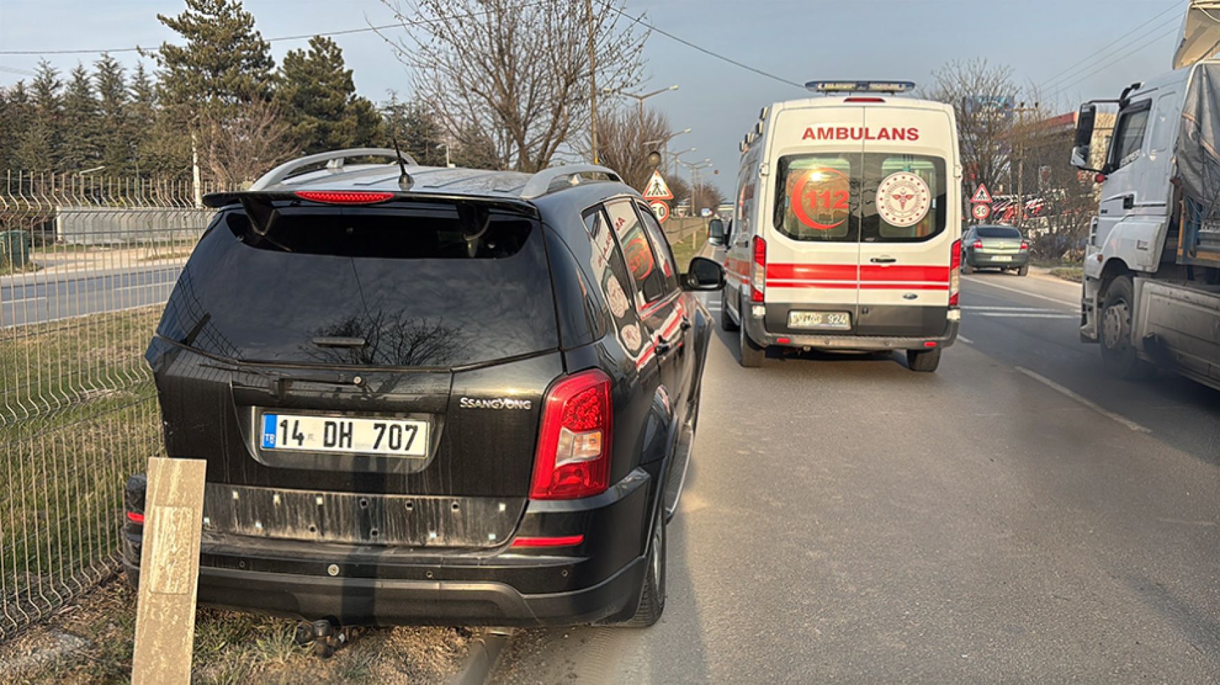 Bolu'da D-100'de lüks otomobil ile cip çarpıştı: 4 yaralı