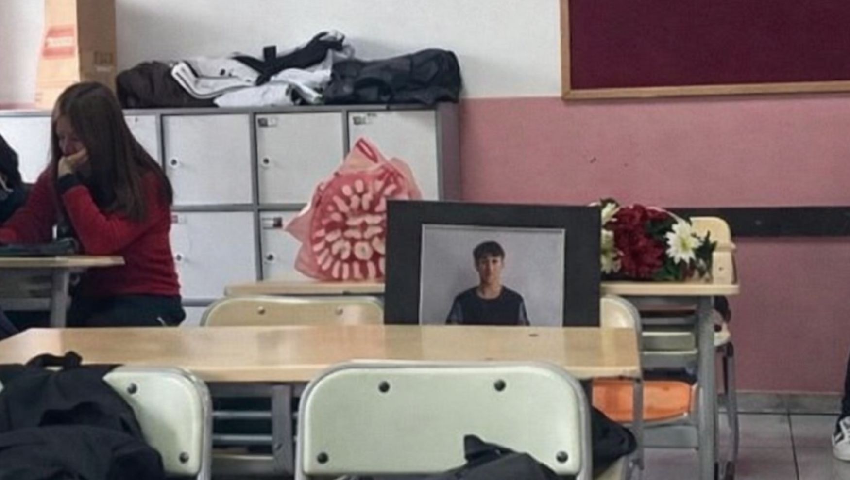 Gölette  hayatını  kaybeden  Tanju Kara sınıfında  dualarla  anıldı