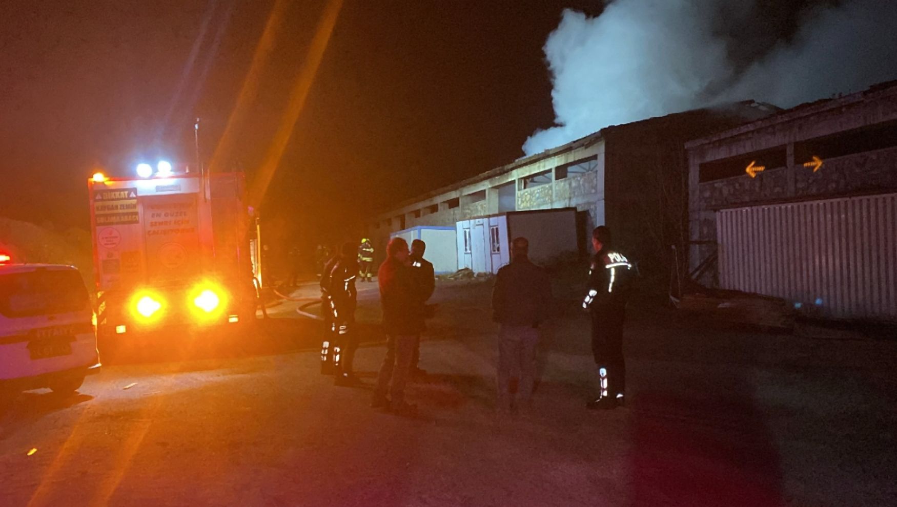 İnşaat deposunda yangın