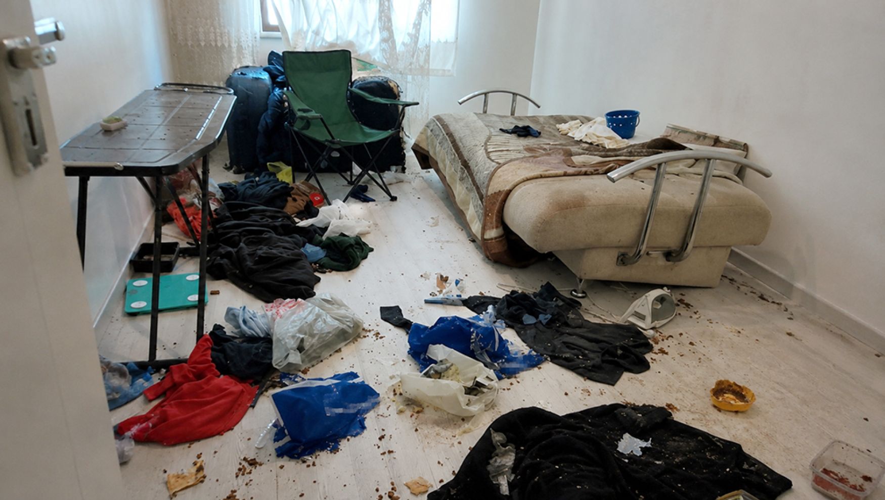 6 aydır apartmanı saran koku, eve girilince ortaya çıktı