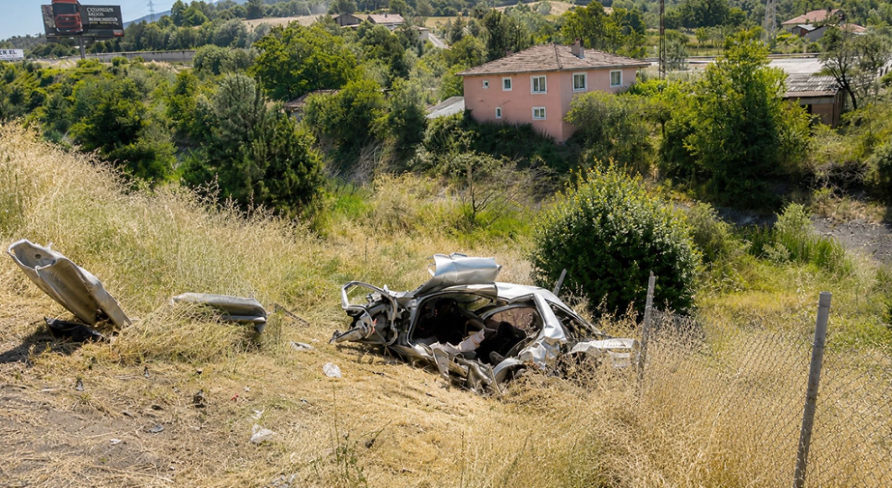 Bolu'da feci kaza! Otomobil şarampole uçtu: 1 ölü, 3 yaralı