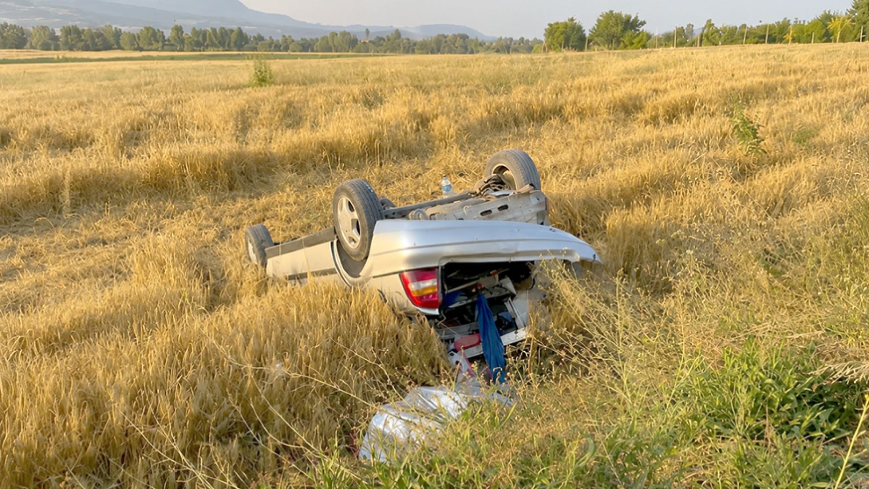 Takla atan otomobilin sürücüsü sırra kadem bastı!