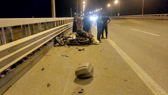 Bolu Dağı Tüneli'nde feci kaza! Motosiklet sürücüsü kamyona arkadan çarparak hayatını kaybetti