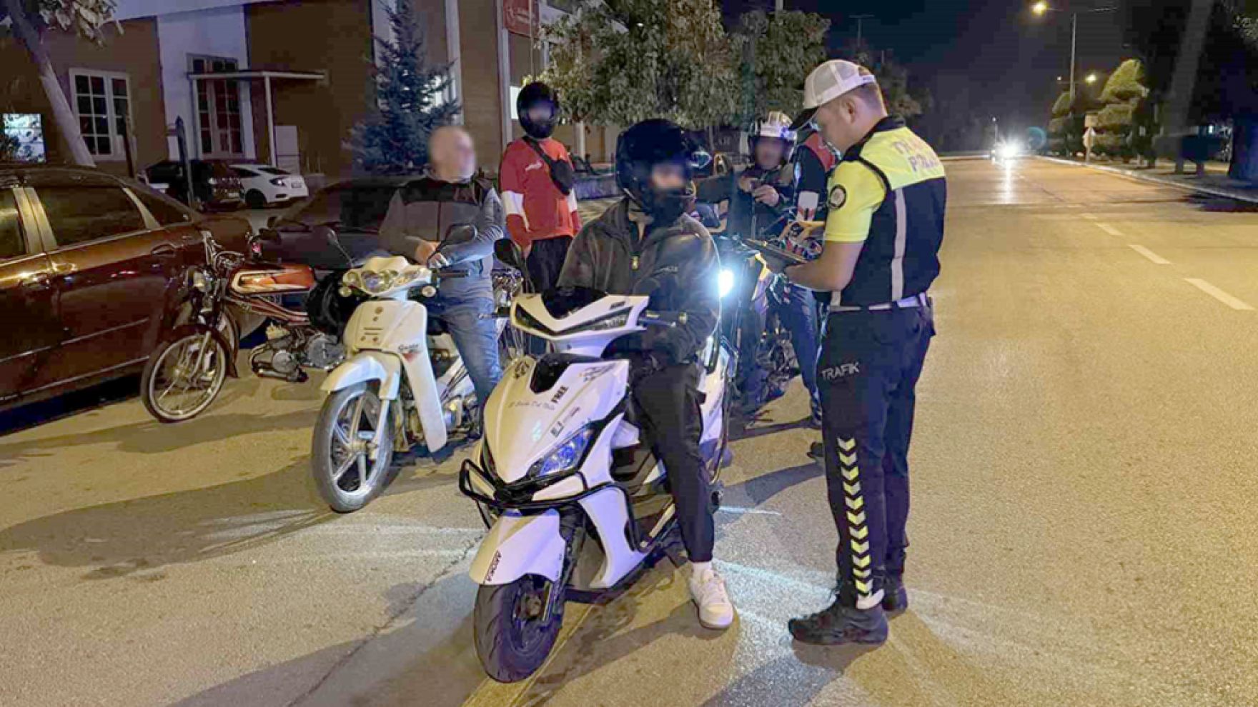 Bolu’da motosiklet alarmı: 100’e yakın sürücü denetlendi!